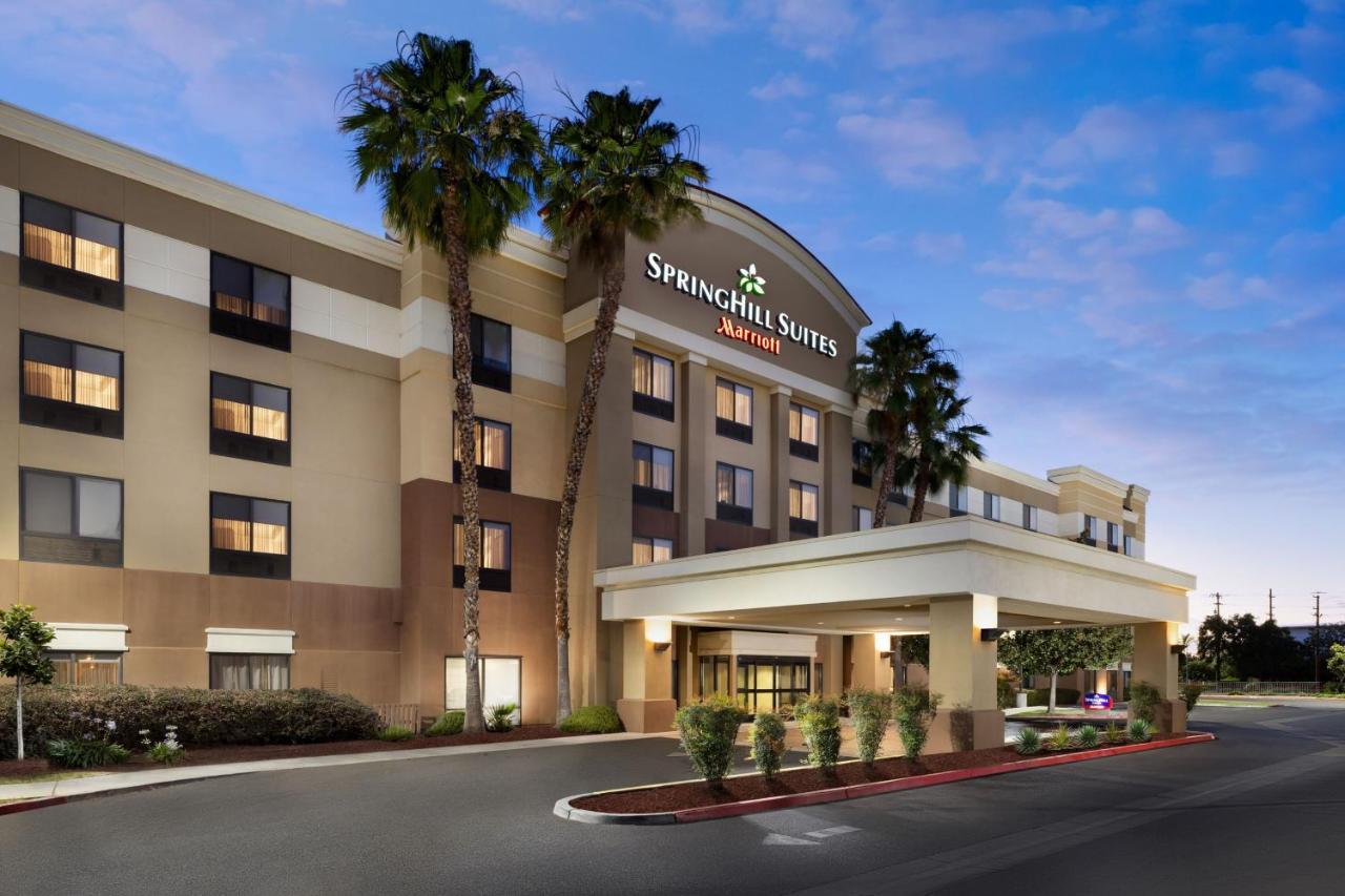 Springhill Suites Fresno Exterior foto