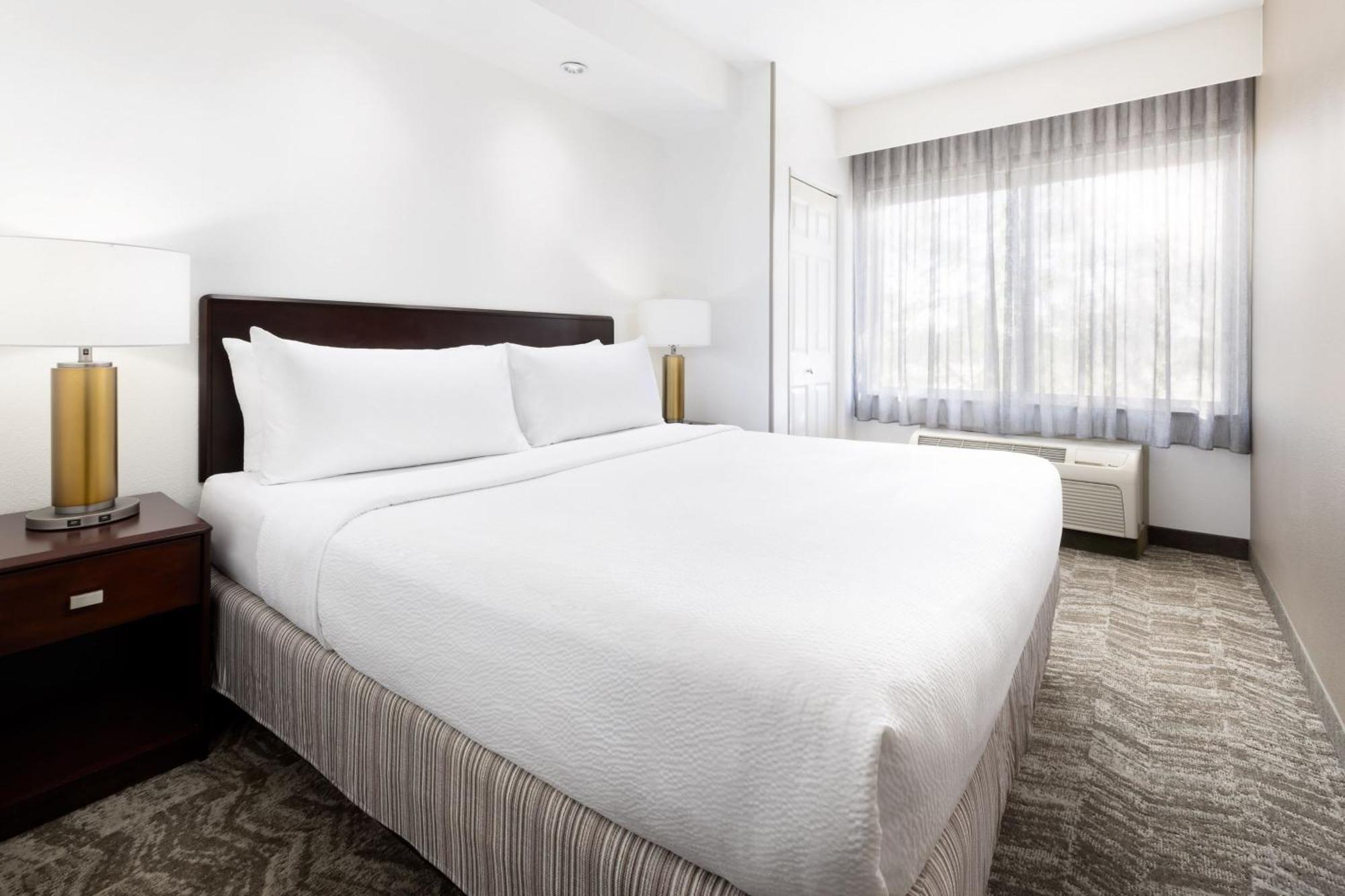 Springhill Suites Fresno Exterior foto