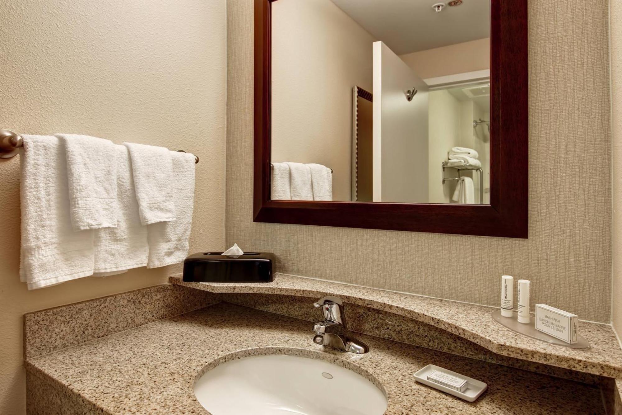 Springhill Suites Fresno Exterior foto